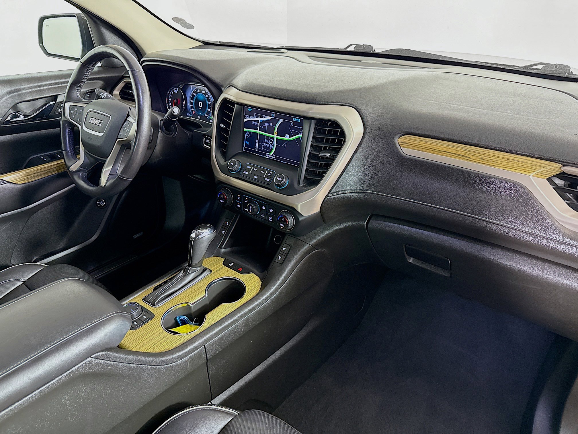 Used 2019 GMC Acadia Denali image 38