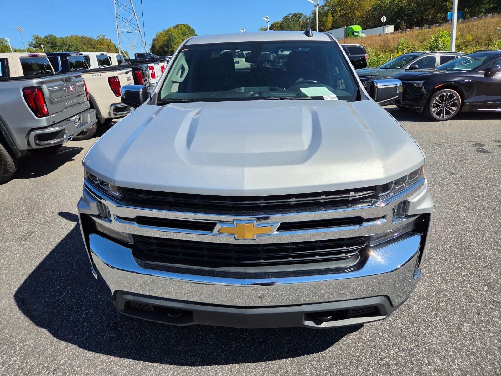 Used 2019 Chevrolet Silverado 1500 LT w/ All-Star Edition AWD/4WD image 2