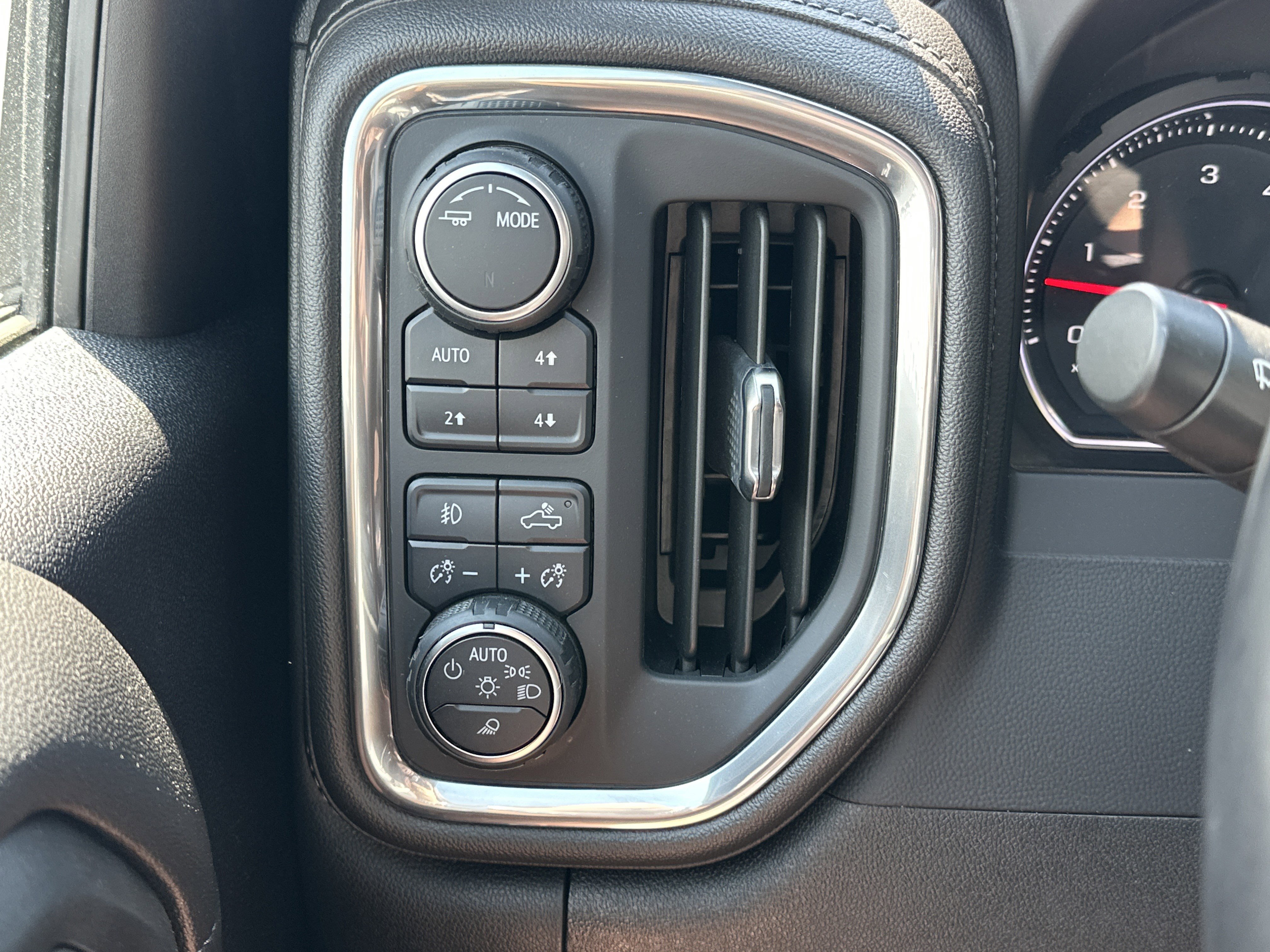 Used 2022 Chevrolet Silverado 2500 LT w/ Z71 Chrome Sport Edition image 27