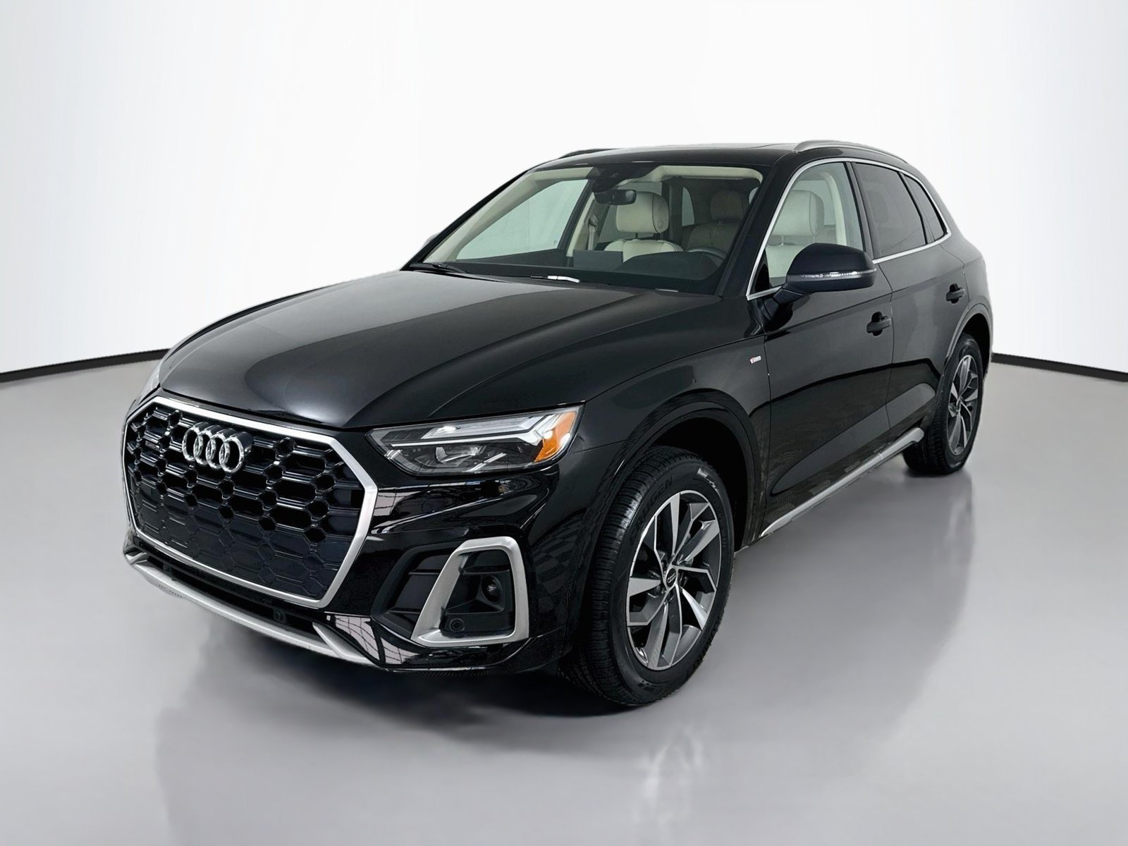 Used 2024 Audi Q5 2.0T Premium w/ Convenience Package AWD/4WD image 1