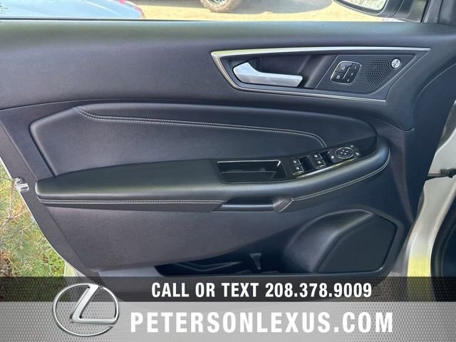 Used 2019 Ford Edge Titanium w/ Equipment Group 301A AWD/4WD image 24