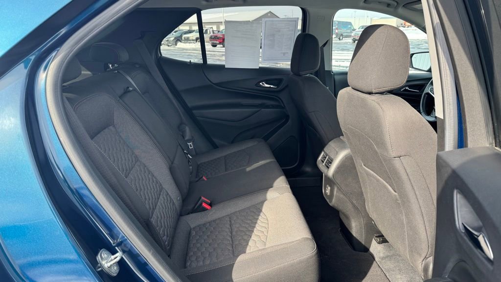 Used 2020 Chevrolet Equinox LT w/ Driver Convenience Package image 17