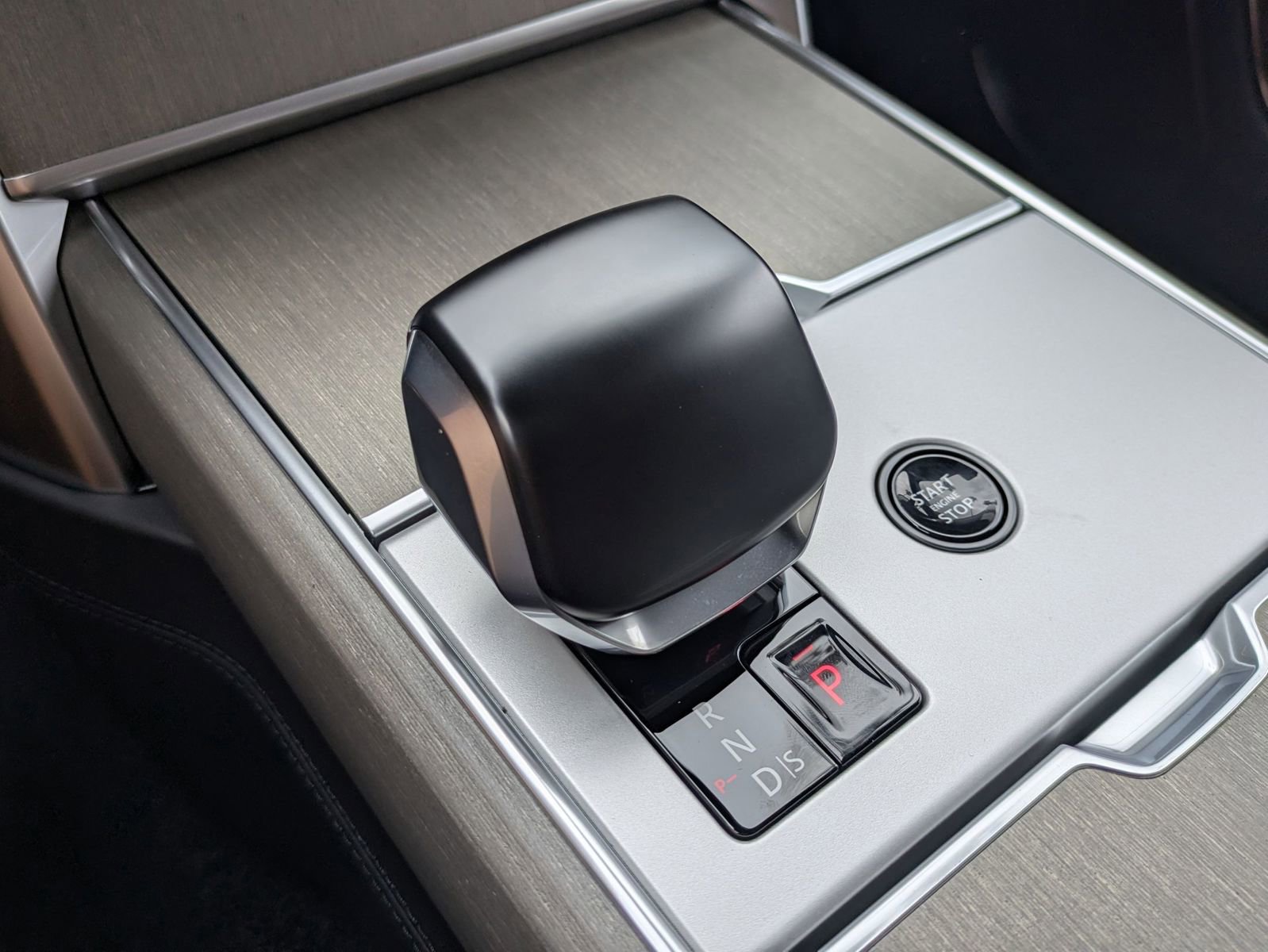 New 2026 Land Rover Range Rover SV AWD/4WD image 20