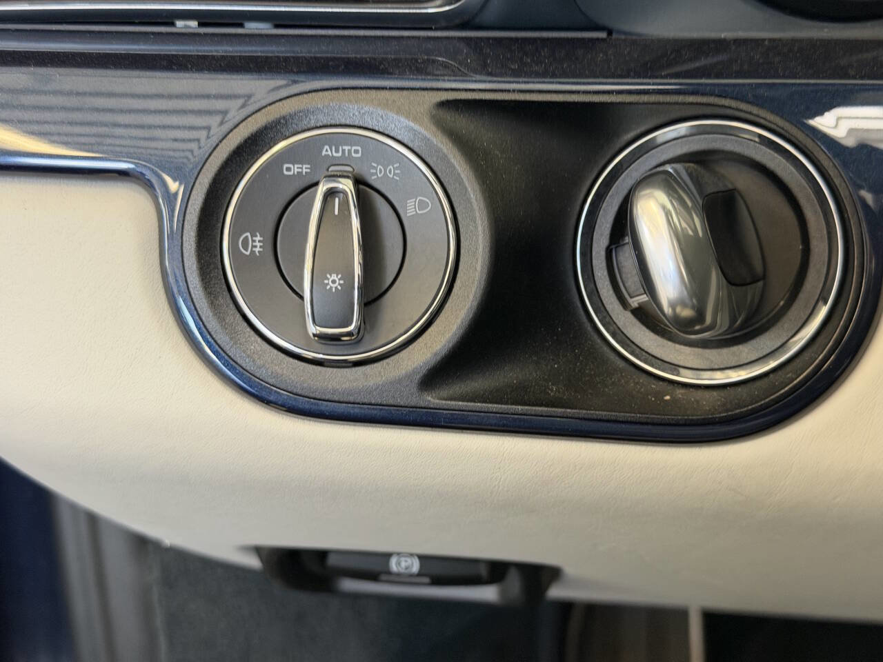 Used 2019 Porsche 911 Turbo S image 45