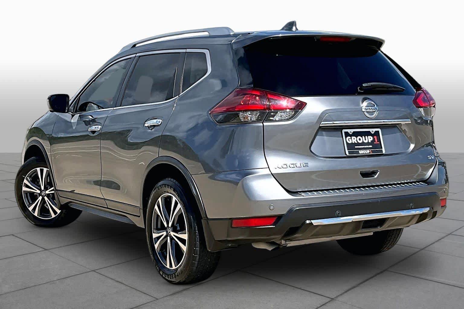 Used 2019 Nissan Rogue SV w/ Premium Package FWD image 12