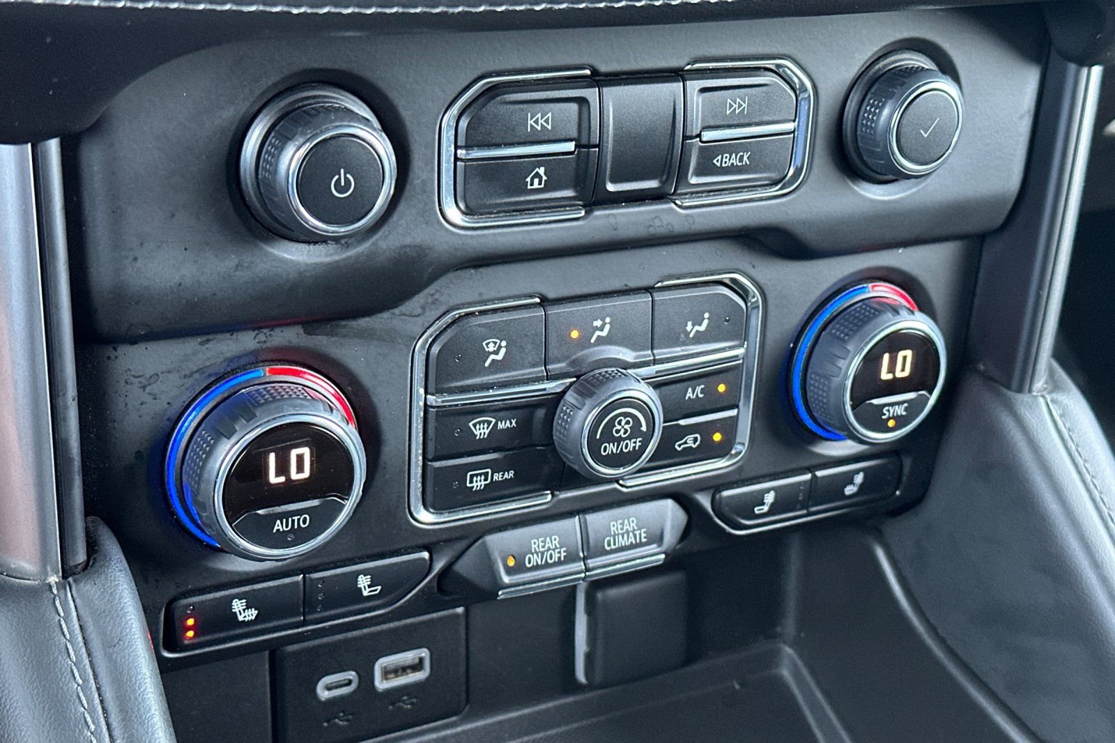 Used 2023 Chevrolet Tahoe LT image 24