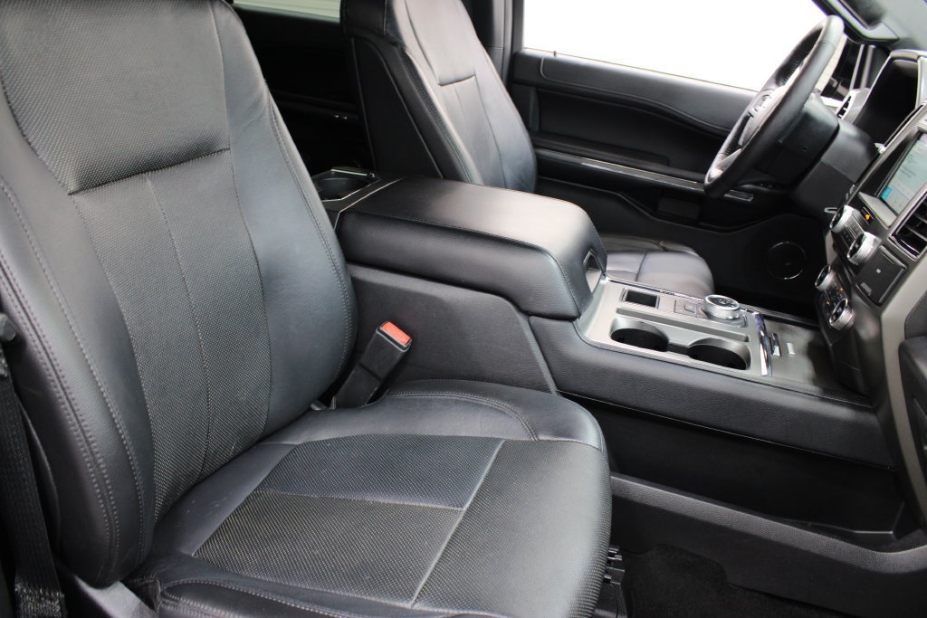 Used 2018 Ford Expedition XLT w/ Equipment Group 202A RWD image 26
