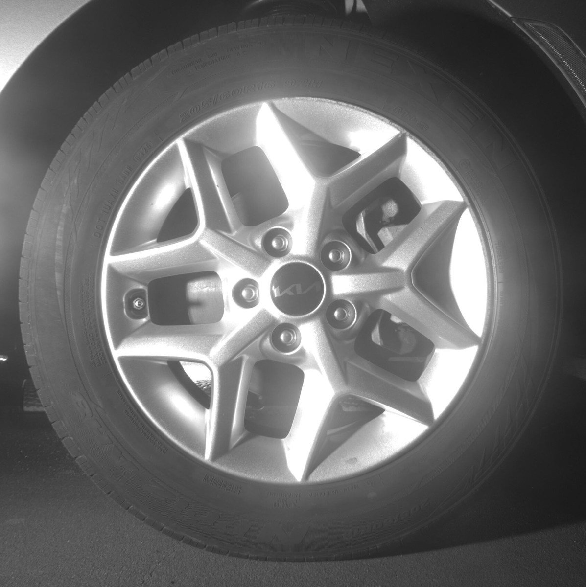 Used 2025 Kia Soul LX w/ LX Technology Package FWD image 15