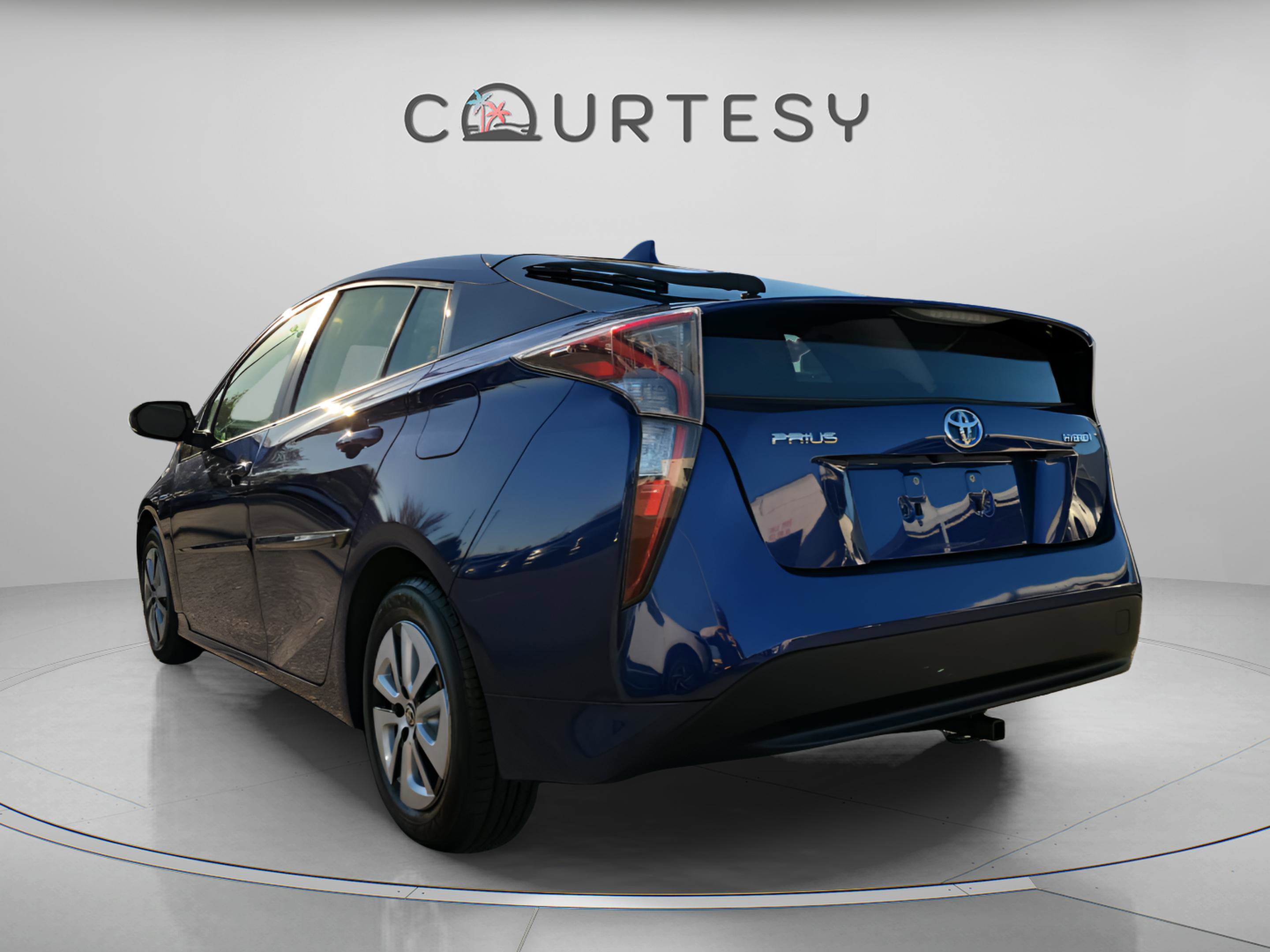 Used 2016 Toyota Prius Two image 3