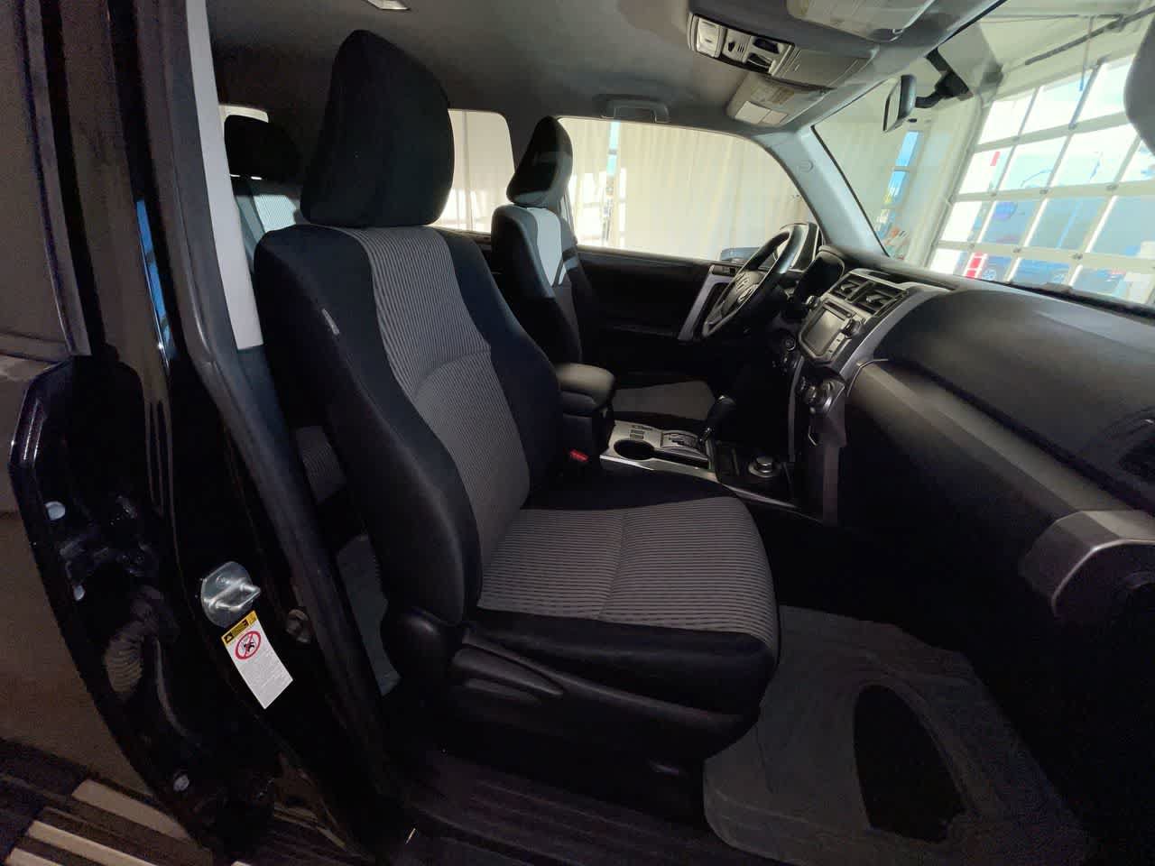 Used 2015 Toyota 4Runner SR5 AWD/4WD image 24