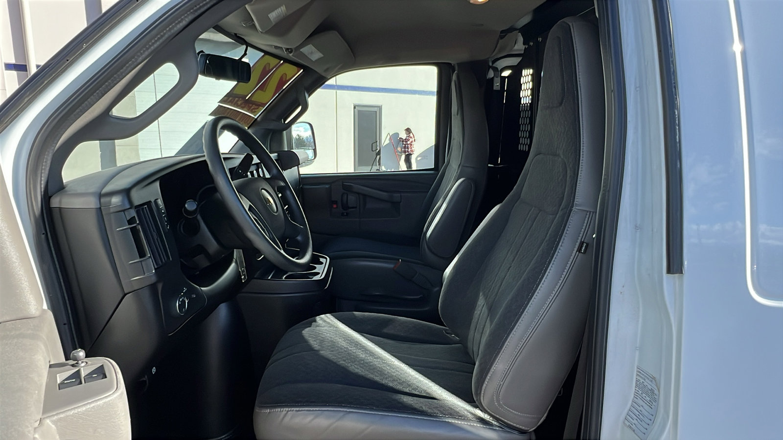 Certified 2022 Chevrolet Express 2500 w/ Driver Convenience Package image 28