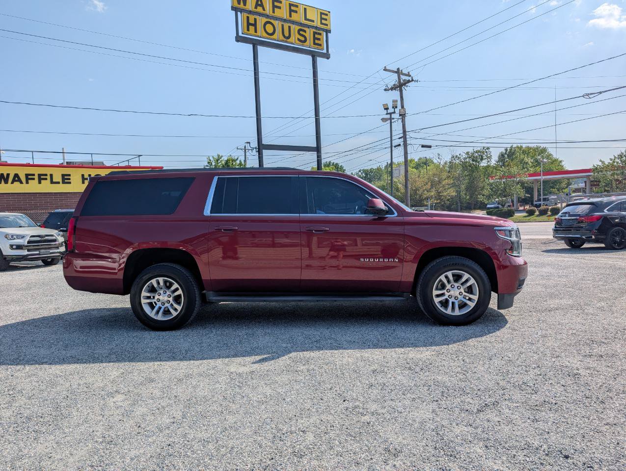 Used 2018 Chevrolet Suburban LS w/ Enhanced Driver Alert Package RWD image 5