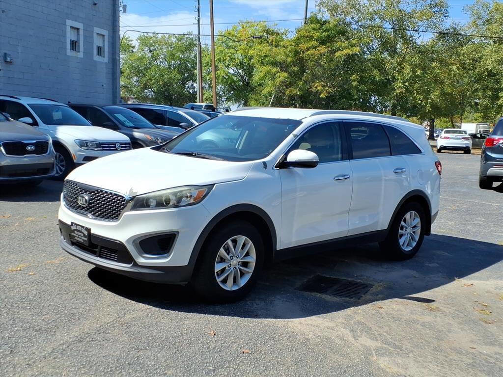 Used 2017 Kia Sorento LX w/ LX Convenience Package image 9