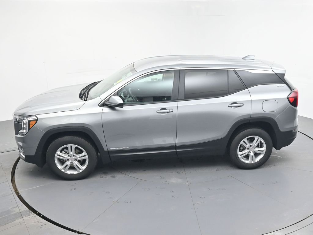 Used 2024 GMC Terrain SLE image 26