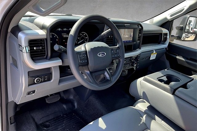 New 2025 Ford F350 XL w/ XL Chrome Package image 5