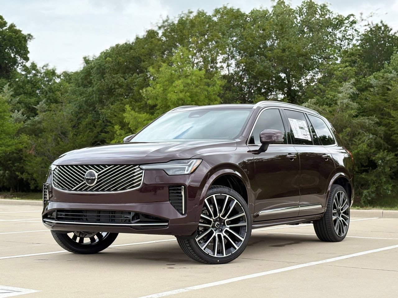 New 2026 Volvo XC90 B6 Plus w/ Protection Package Premier AWD/4WD image 2