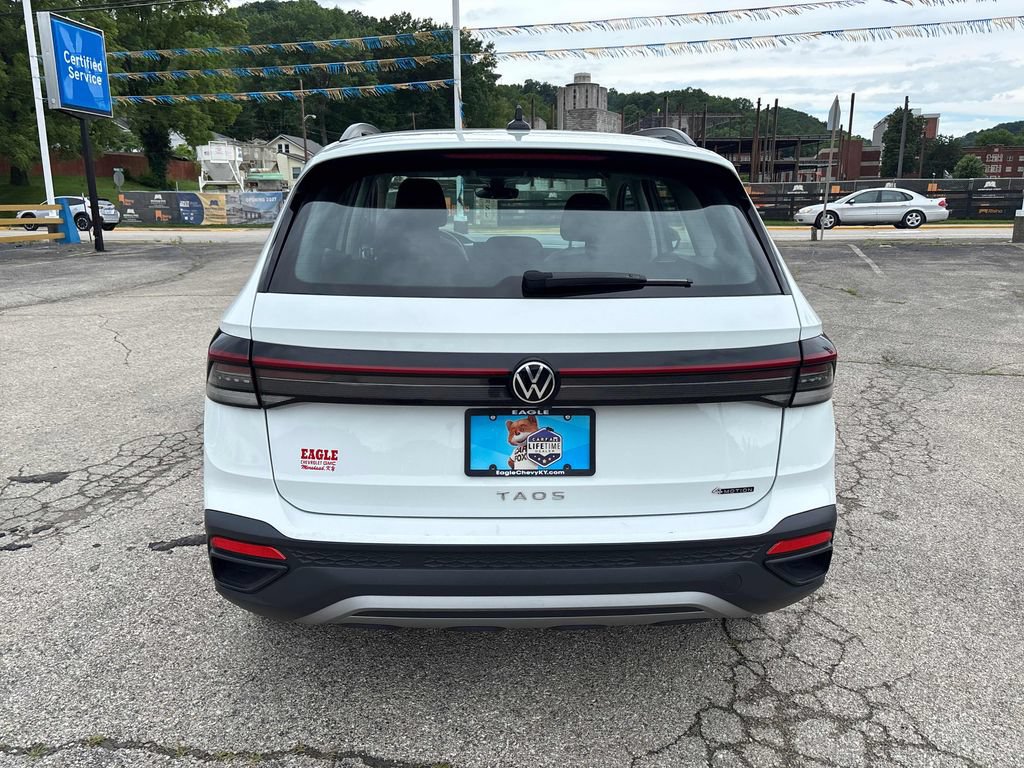 Used 2025 Volkswagen Taos S AWD/4WD image 4