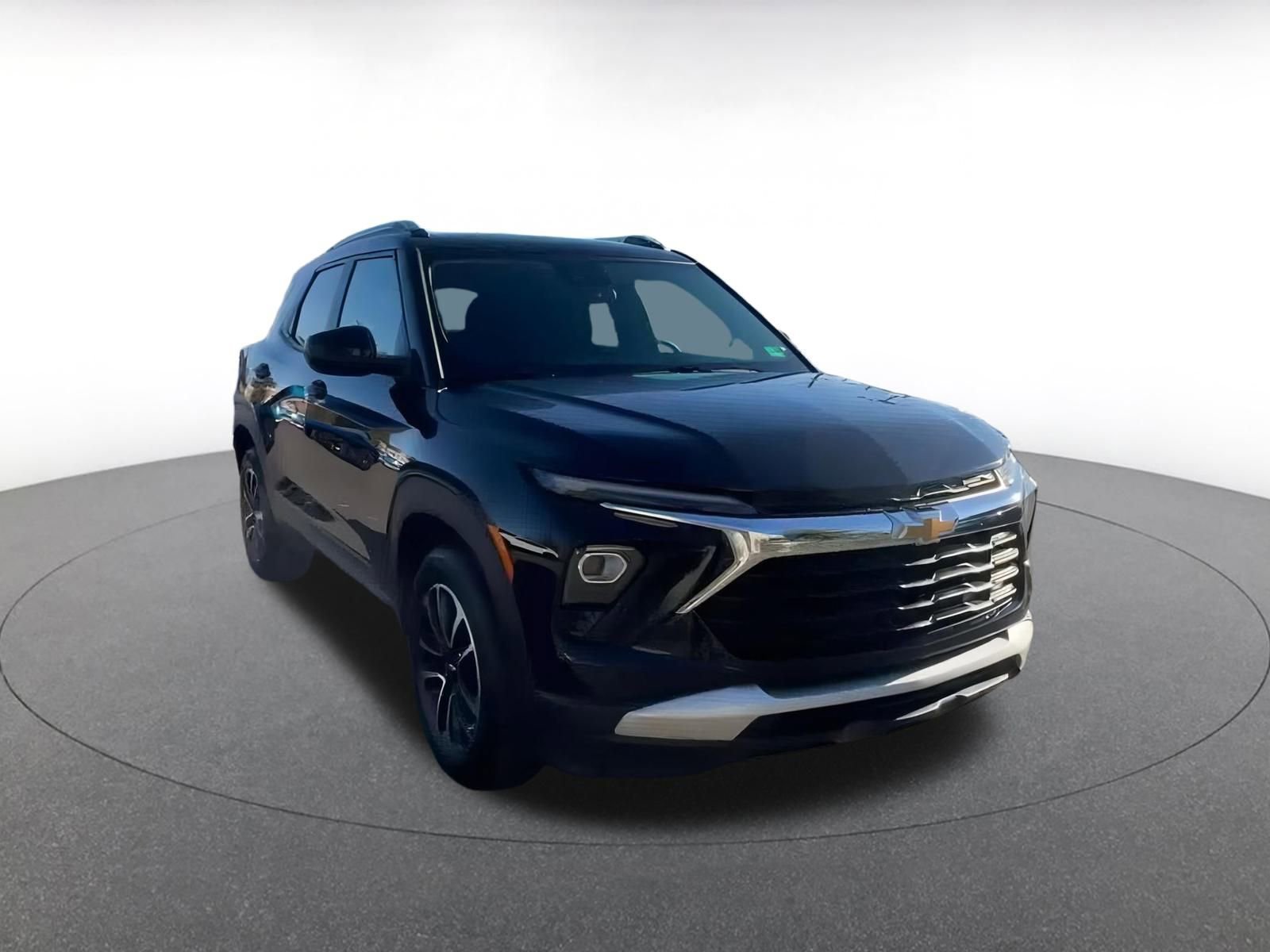 Used 2025 Chevrolet TrailBlazer LT image 3