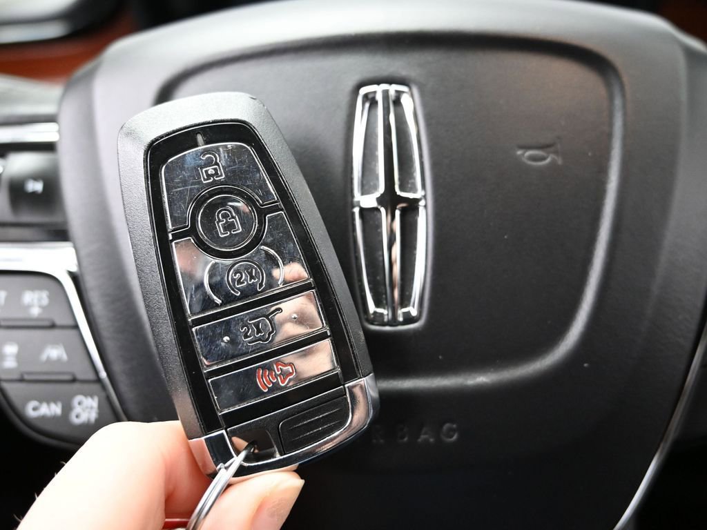 Used 2023 Lincoln Nautilus Reserve w/ Equipment Group 201A image 44