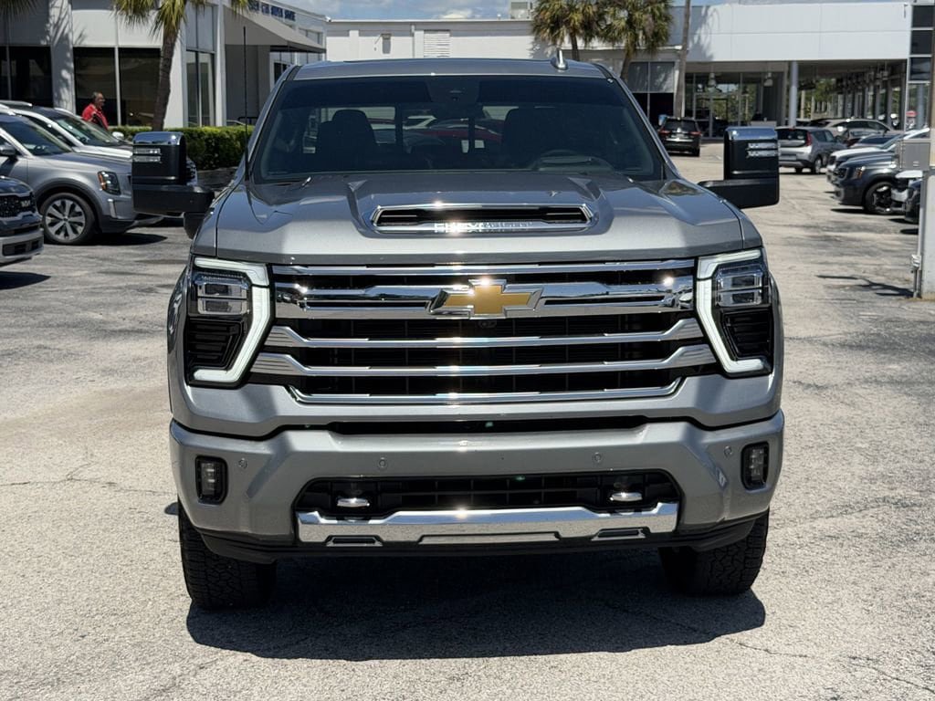 Certified 2025 Chevrolet Silverado 2500 High Country w/ Technology Package AWD/4WD image 3