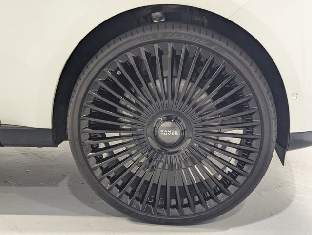 Used 2023 Land Rover Range Rover SE image 29