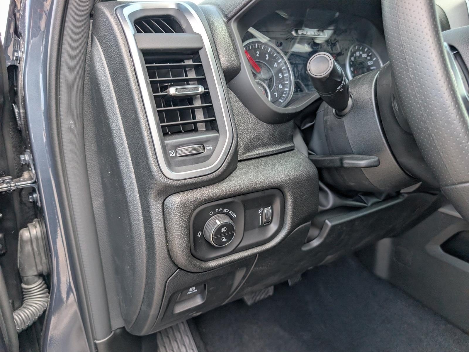 New 2026 RAM 1500 Express AWD/4WD image 15