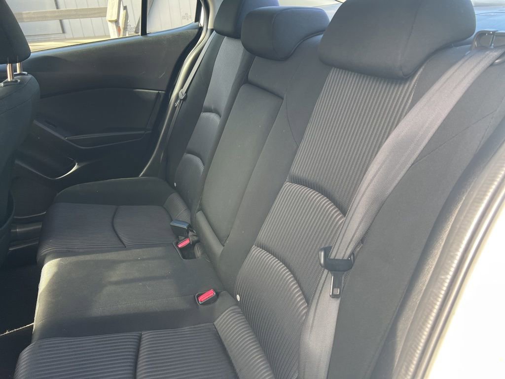 Used 2016 MAZDA MAZDA3 i Touring w/ Popular Equipment Package image 7