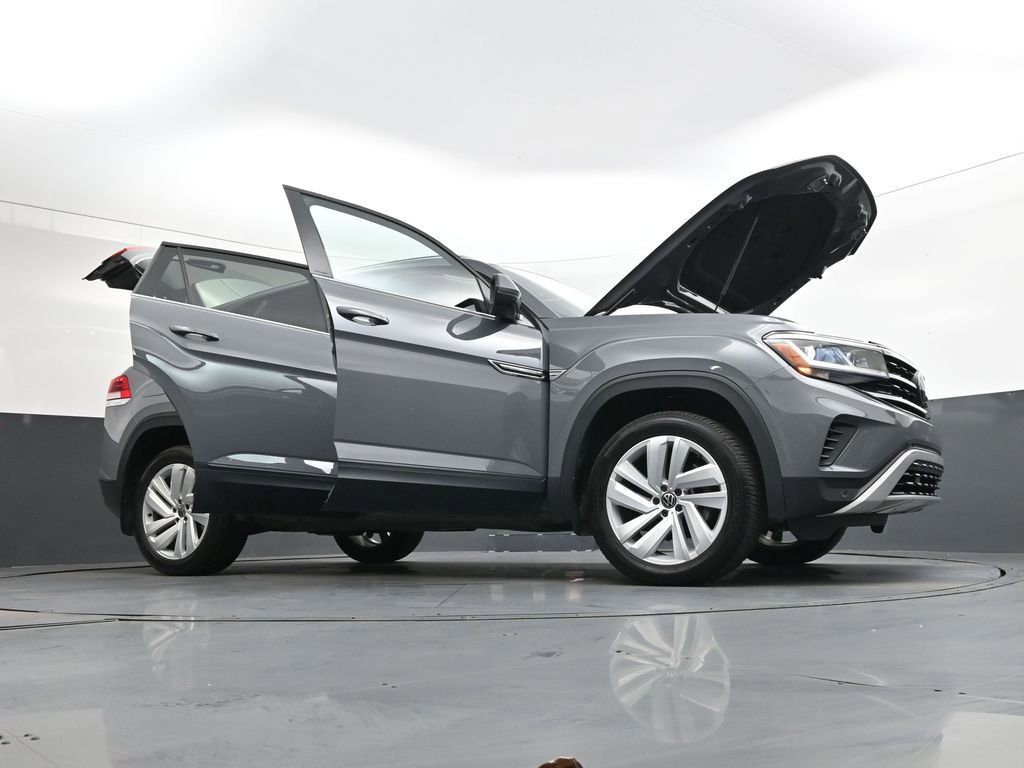 Used 2022 Volkswagen Atlas Cross Sport SE w/ Panoramic Sunroof Package image 48