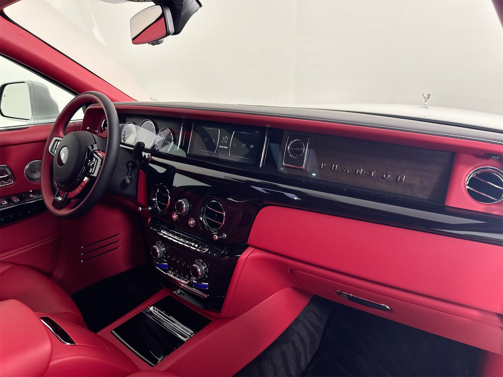 Certified 2024 Rolls-Royce Phantom Extended Wheelbase image 30