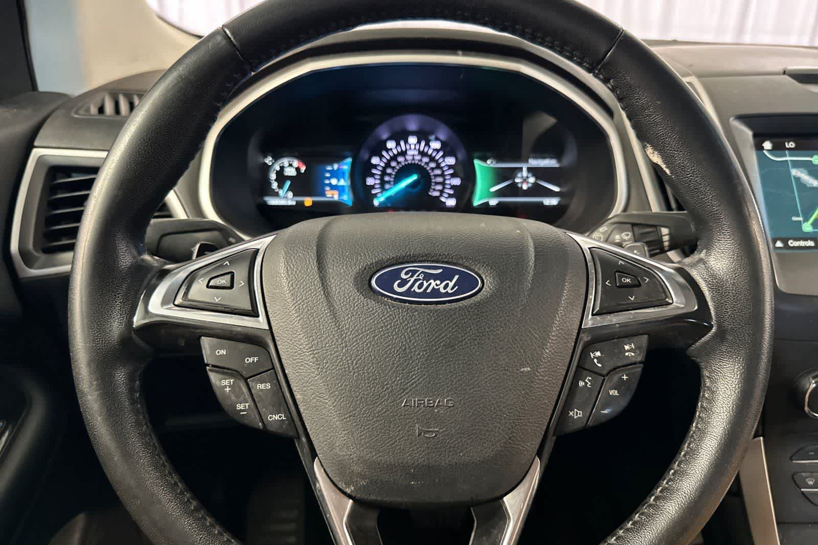 Used 2018 Ford Edge SEL w/ Equipment Group 201A FWD image 25