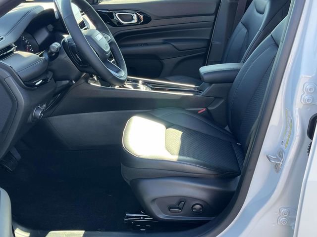 New 2026 Jeep Compass Latitude image 10