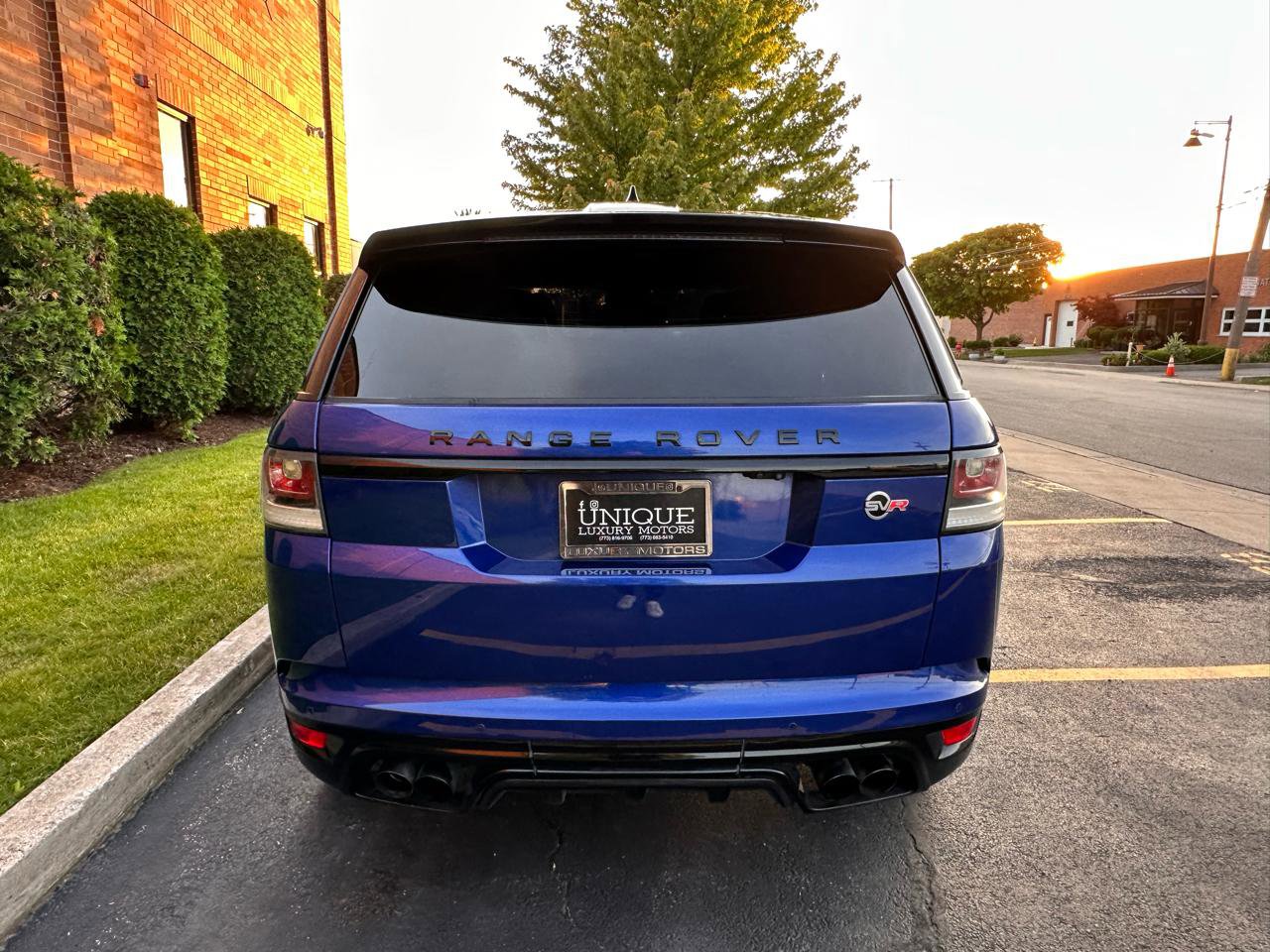 Used 2017 Land Rover Range Rover Sport SVR AWD/4WD image 24