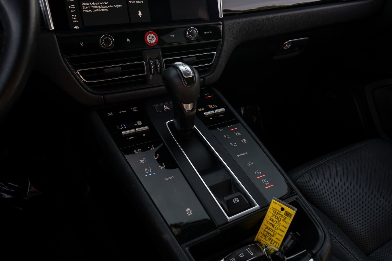 Used 2022 Porsche Macan Base w/ Premium Package Plus image 26