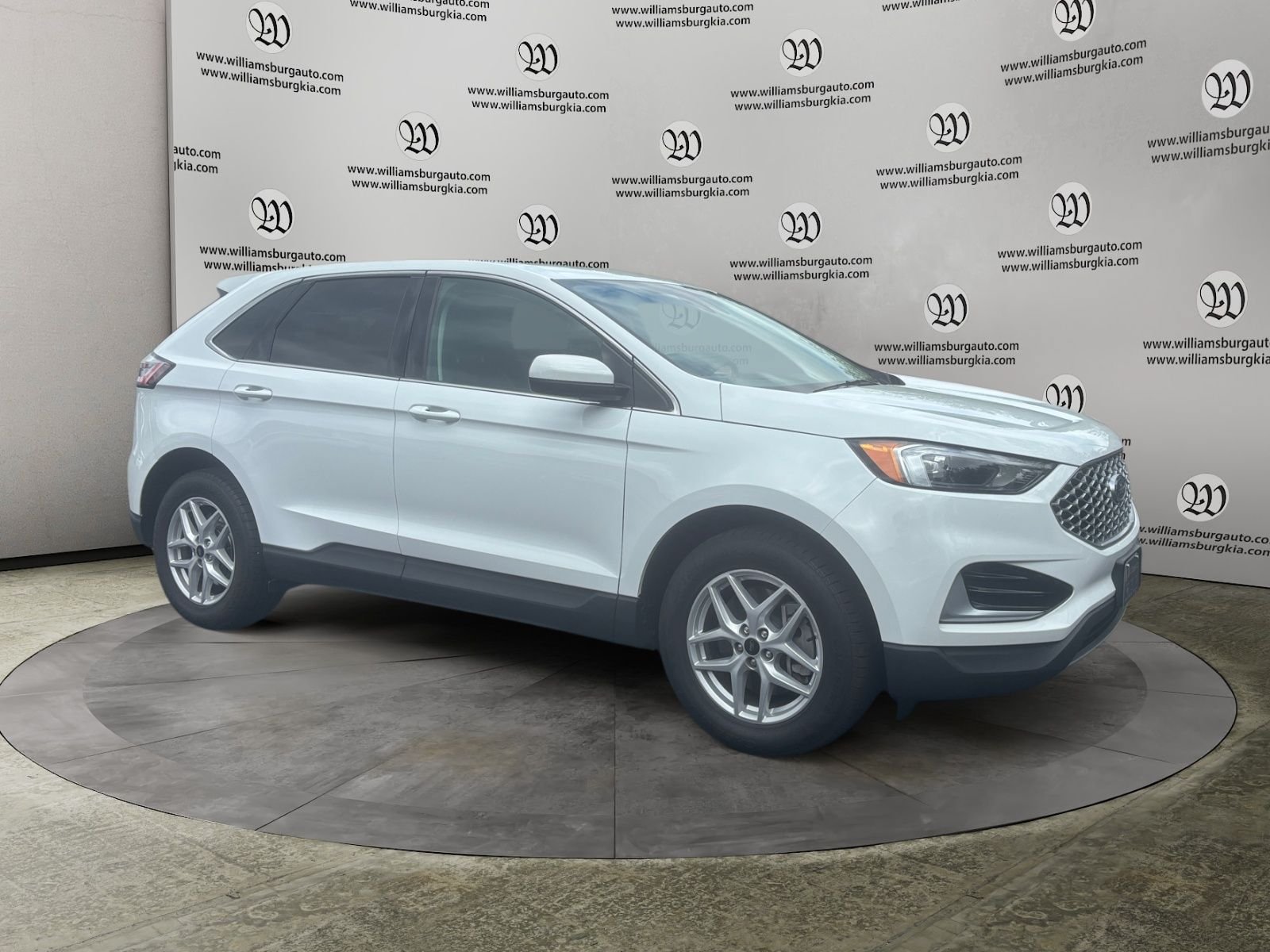 Used 2024 Ford Edge SEL AWD/4WD image 7