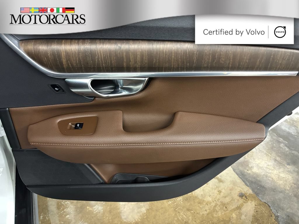 Used 2022 Volvo V90 B6 Cross Country w/ Advanced Package AWD/4WD image 17