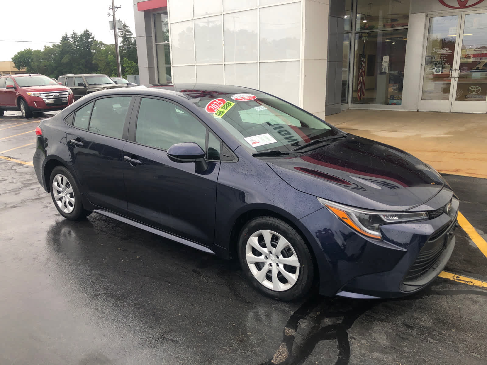 Used 2025 Toyota Corolla LE FWD image 3