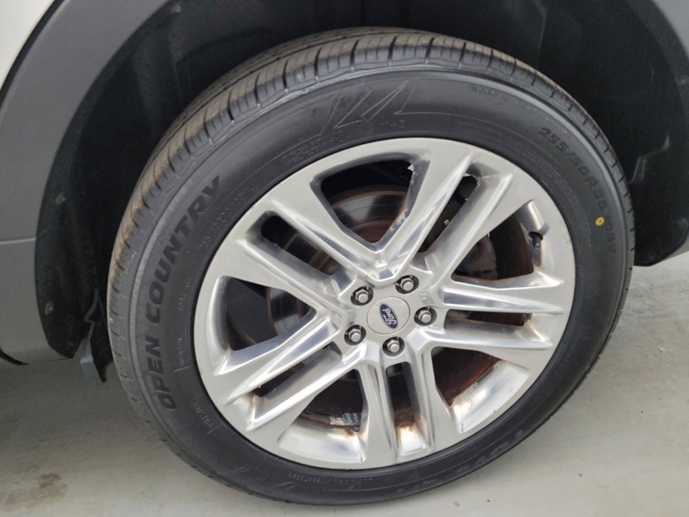 Used 2016 Ford Explorer XLT w/ Equipment Group 202A AWD/4WD image 31