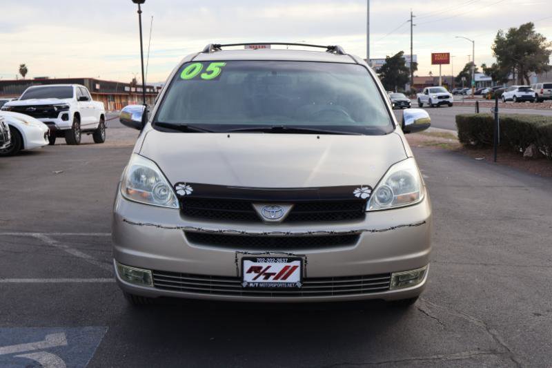 Used 2005 Toyota Sienna LE image 2