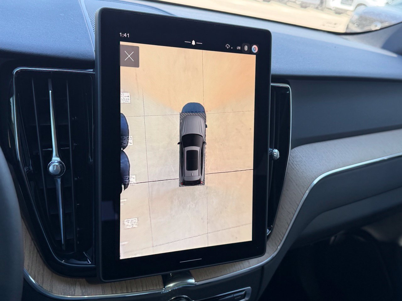 New 2027 Volvo XC60 B5 Plus AWD/4WD image 19