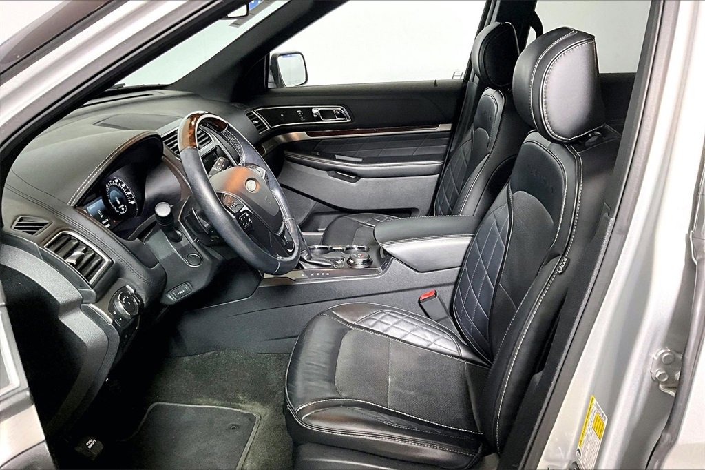 Certified 2017 Ford Explorer Platinum image 20