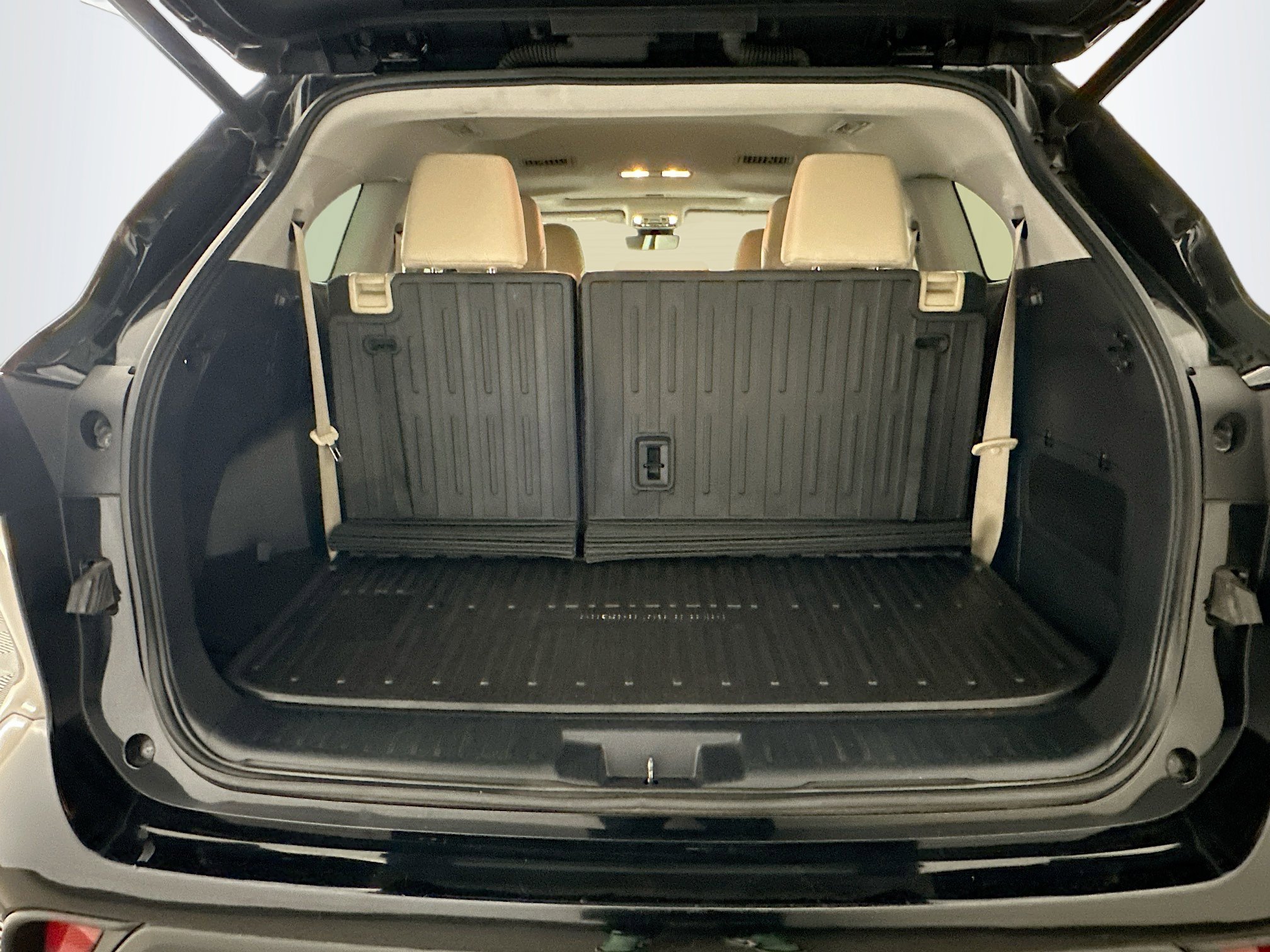 Used 2023 Toyota Highlander XLE image 31