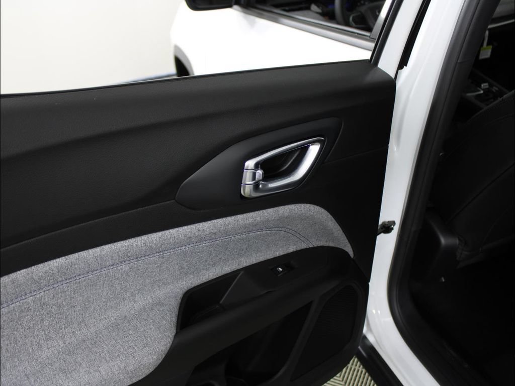 New 2025 Jeep Compass Latitude AWD/4WD image 27