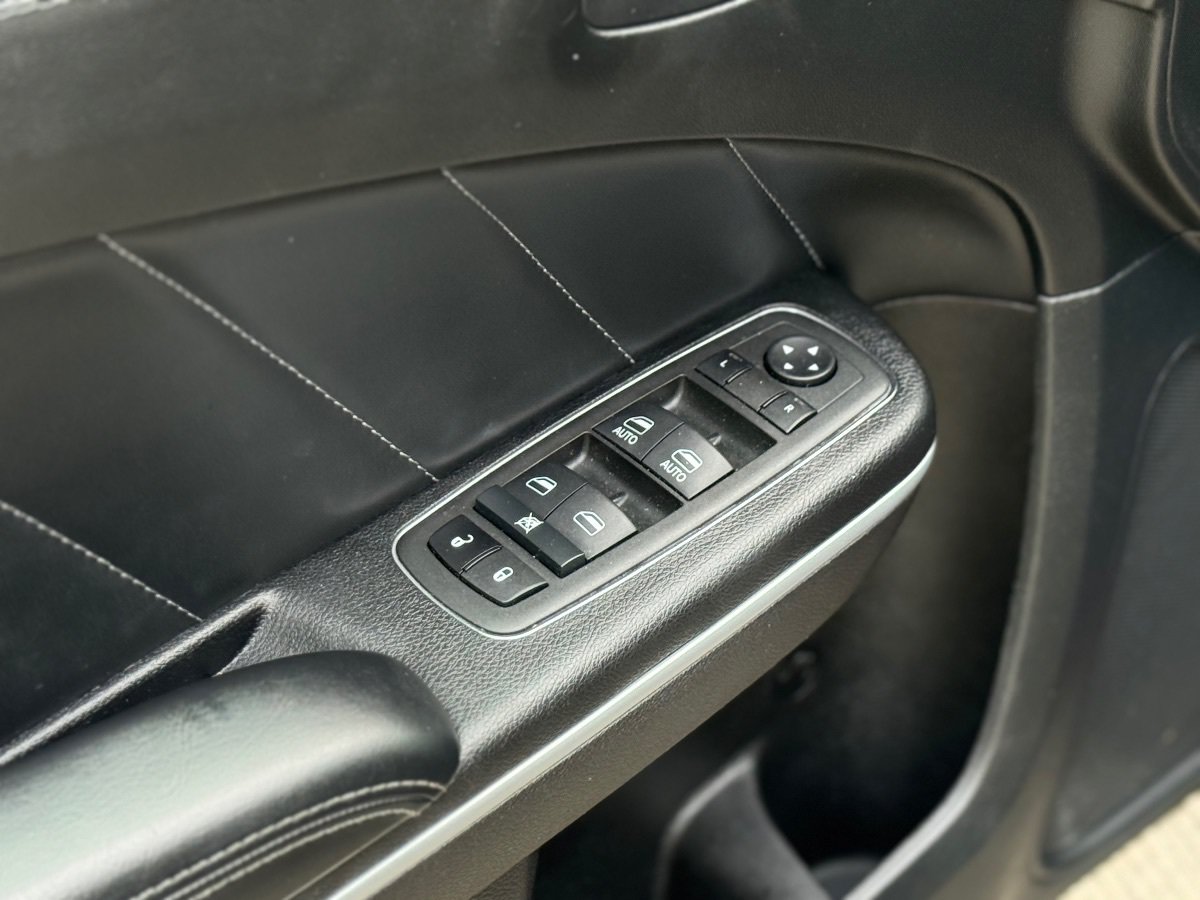 Used 2022 Dodge Charger Scat Pack RWD image 15