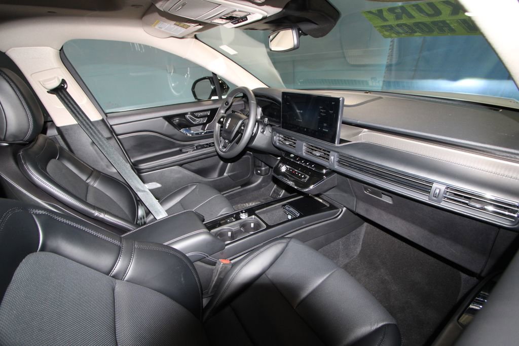 Used 2026 Lincoln Corsair Grand Touring image 24