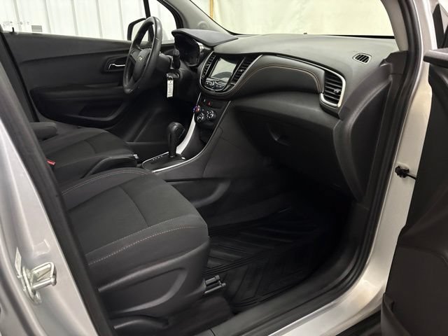Used 2017 Chevrolet Trax LS FWD image 27