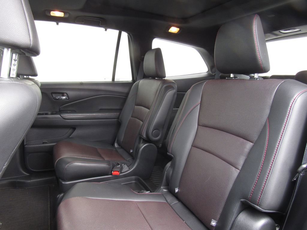 Used 2020 Honda Pilot Black Edition image 16