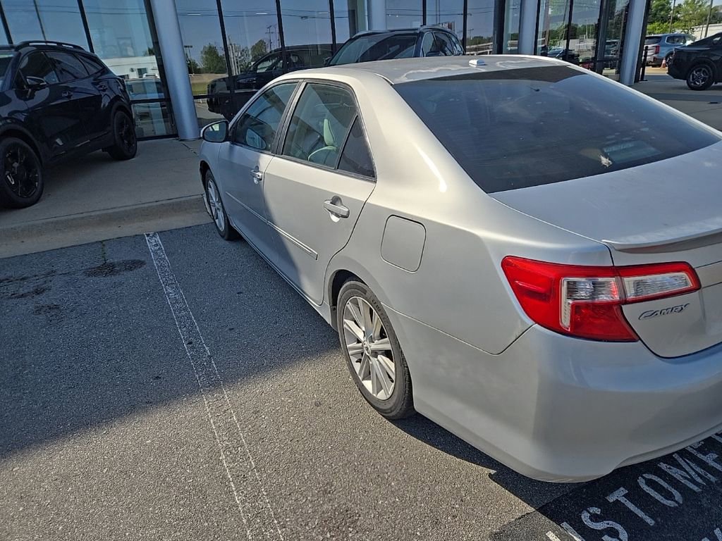 Used 2012 Toyota Camry XLE w/ Leather Pkg FWD image 4