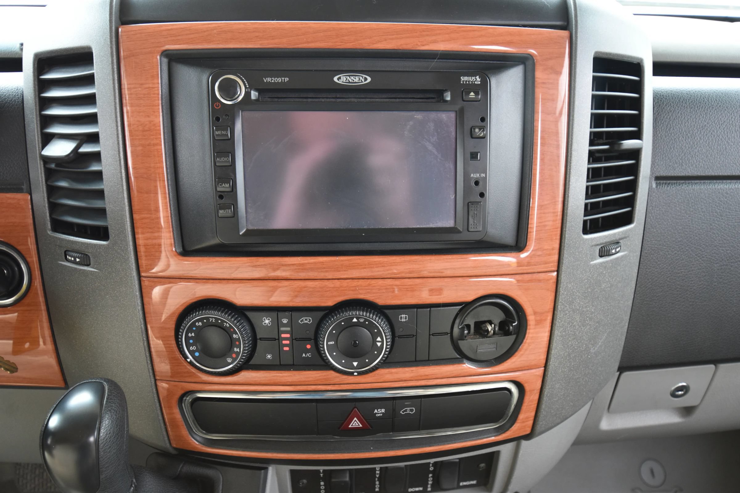 Used 2010 Mercedes-Benz Sprinter 3500 image 35