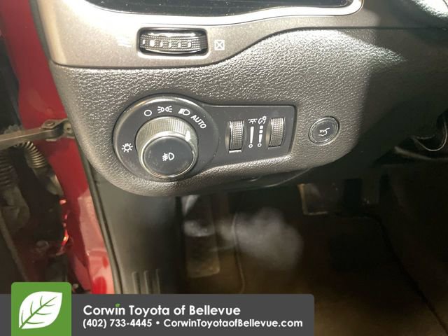 Used 2019 Jeep Cherokee Limited image 19