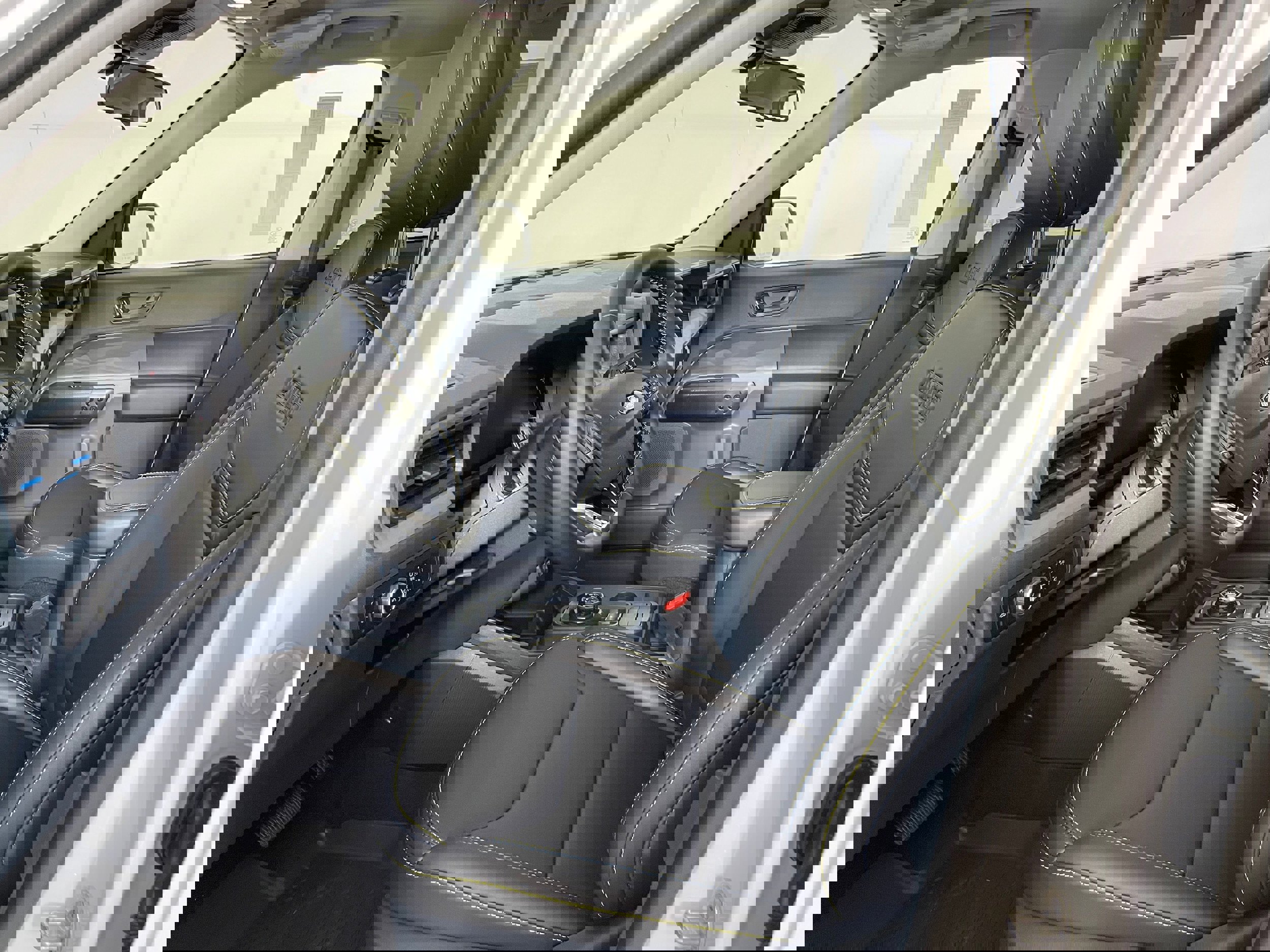 New 2025 Ford Maverick Lobo image 2